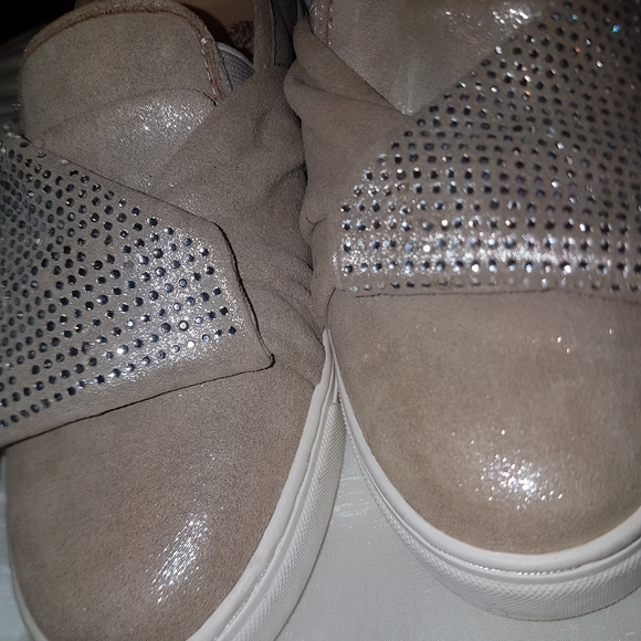 VINCE CAMUTO VC-BARITA SZ 6M TAN METALLIC SUEDE LOOK BLING SlipOn Sneaker - Picture 15 of 17